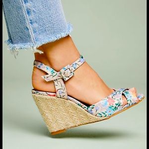 Anthropologie Raphaelle Booz Espadrille wedge Size 9